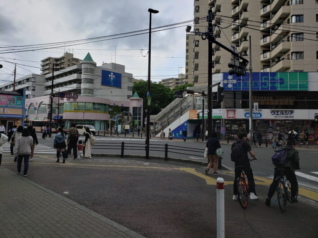 ロビーシティ前交差点