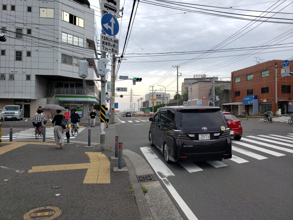 交番がある交差点