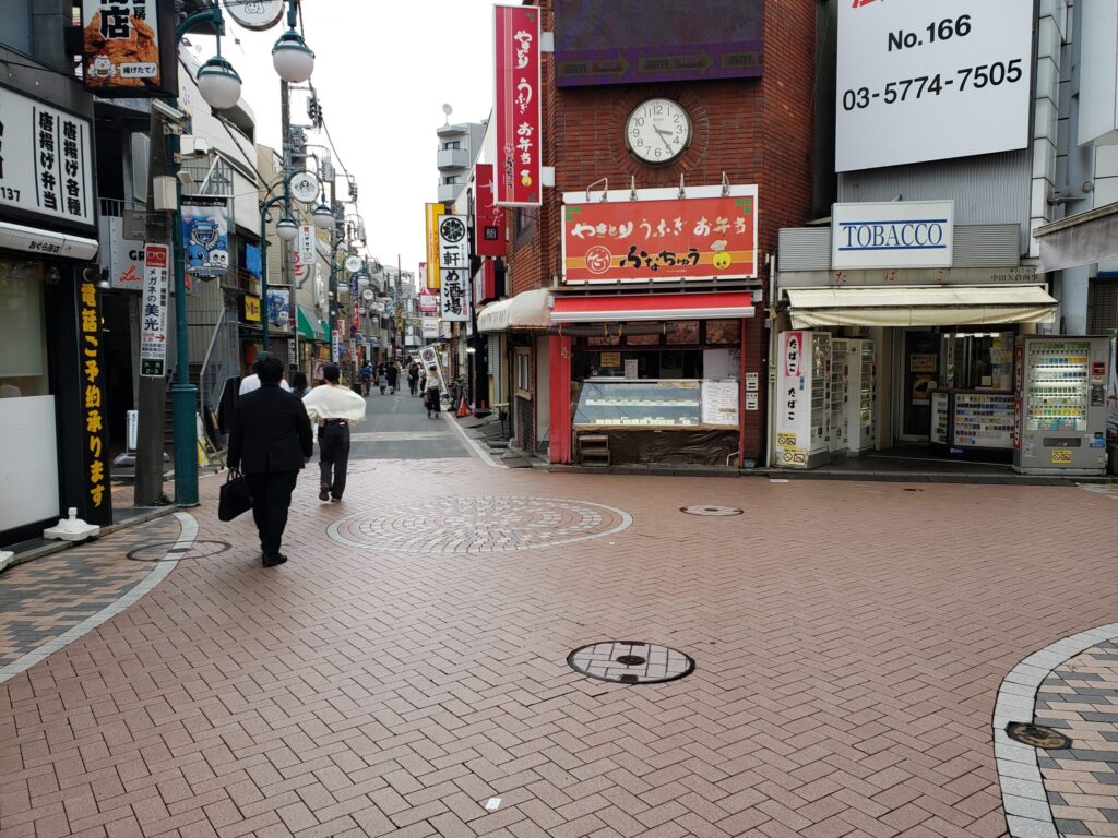 元住吉駅東口近くの商店街①
