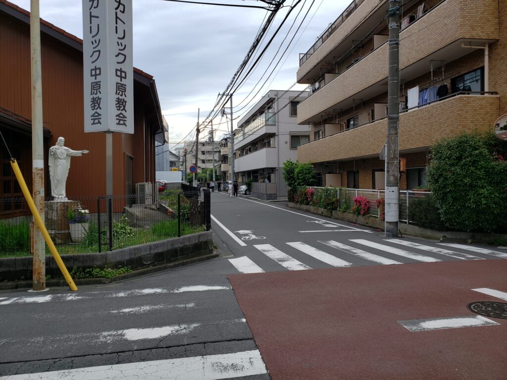 分かれ道の先の通り②