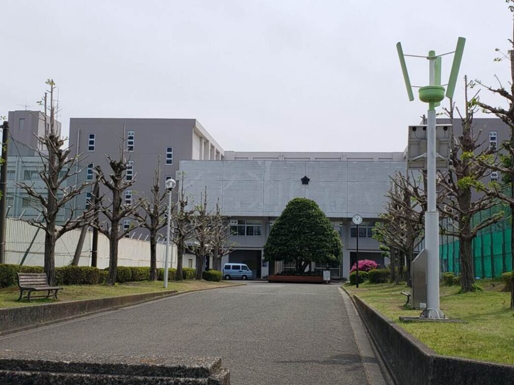海老名高校外観②