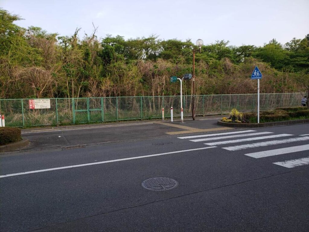 突き当りの歩道①