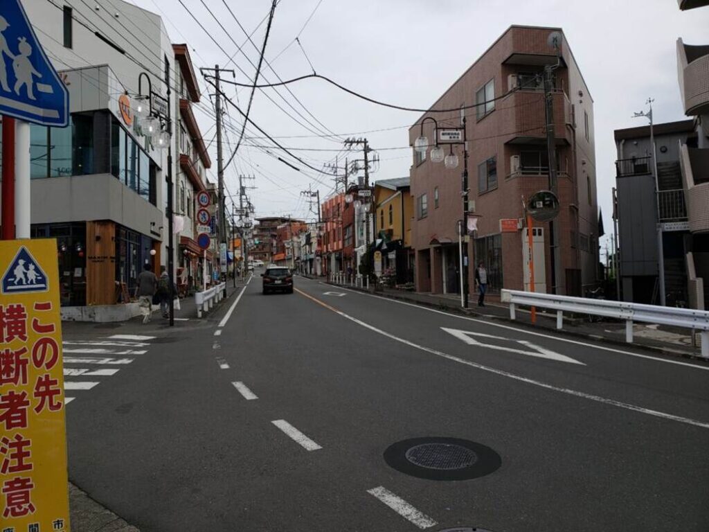 座間駅東口の商店街②