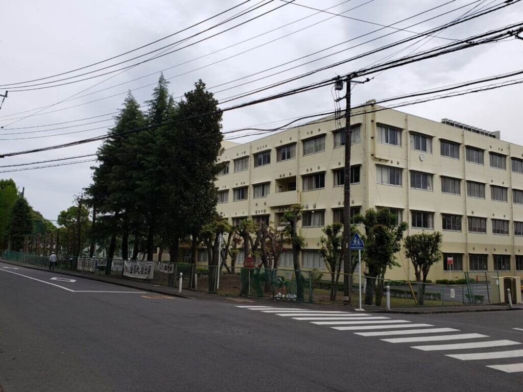 座間高校
