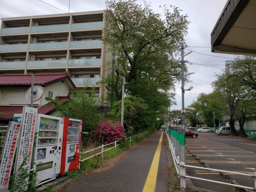 座間駅西口①
