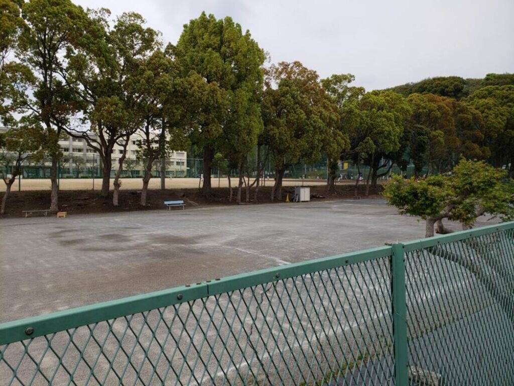 座間高校のハンドボールコート