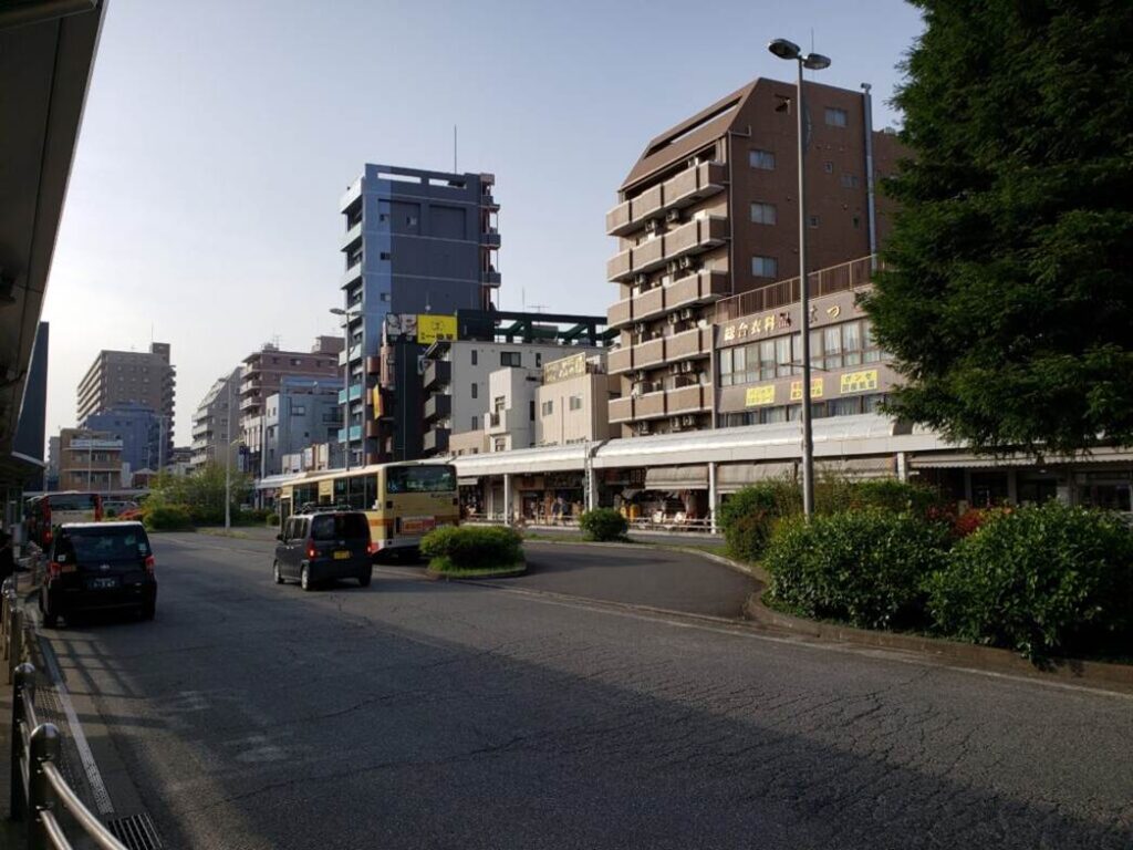 淵野辺駅北口のバスロータリー