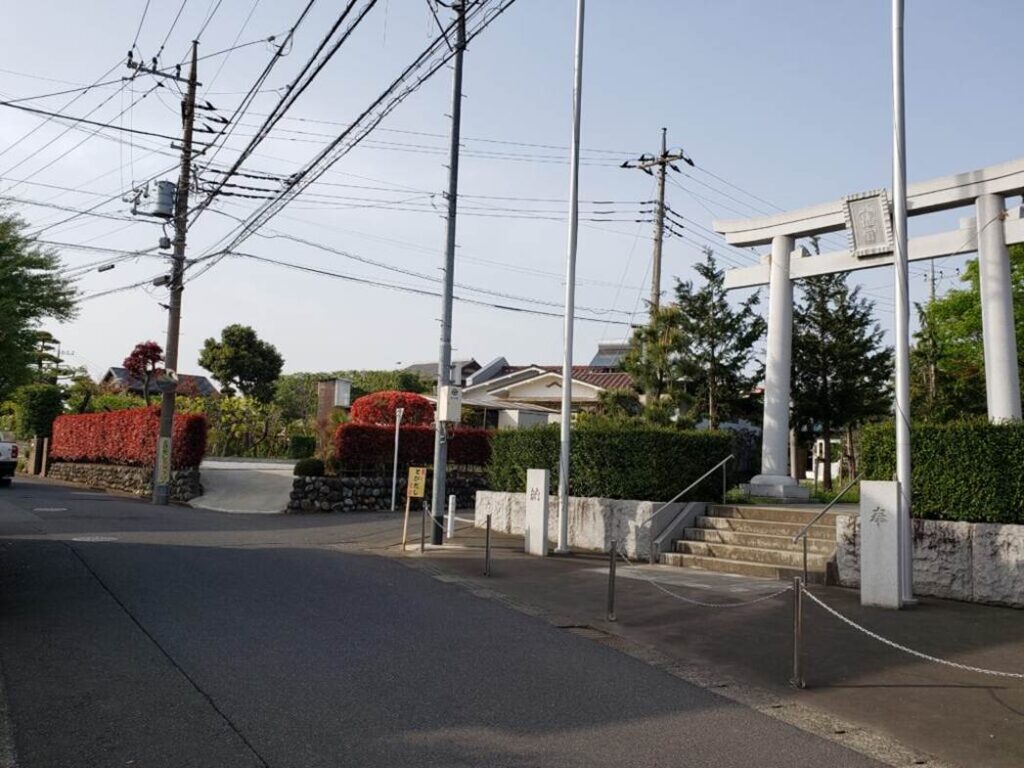 箭幹八幡宮前