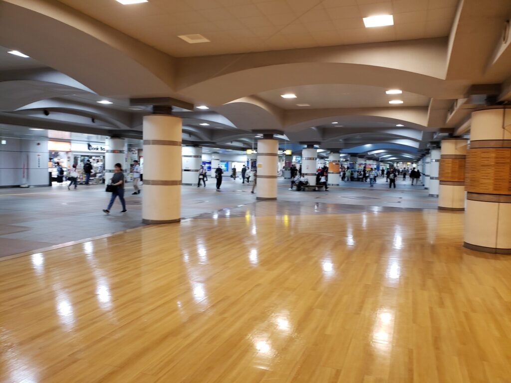湘南台駅構内
