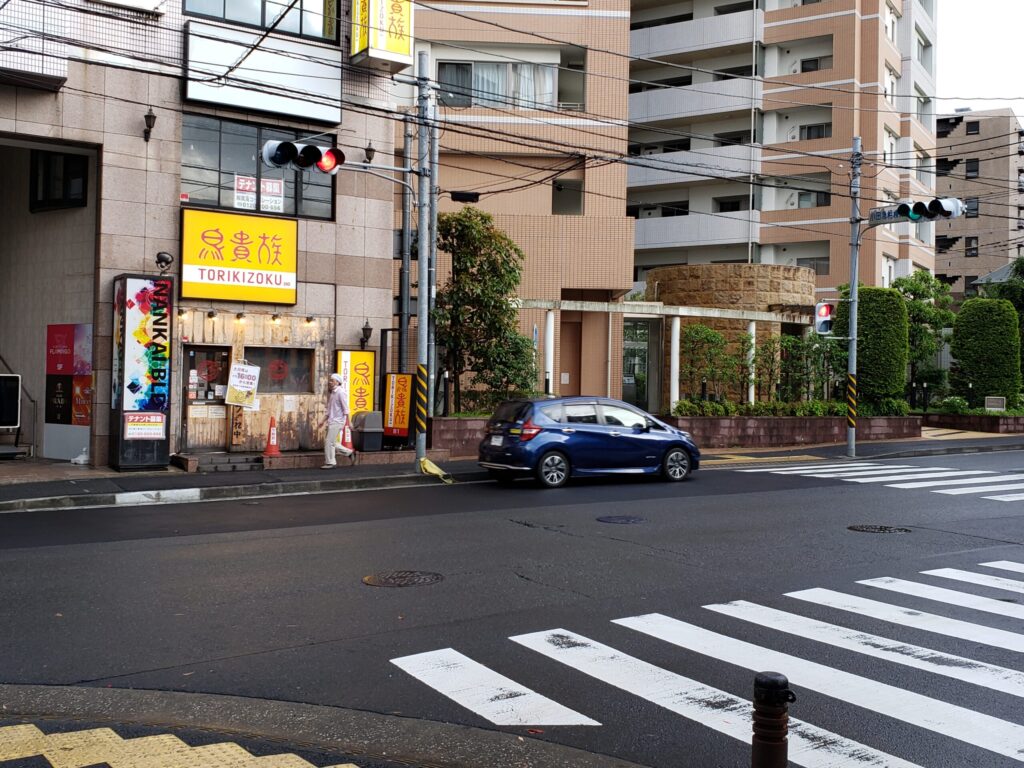 すぐ近くの交差点