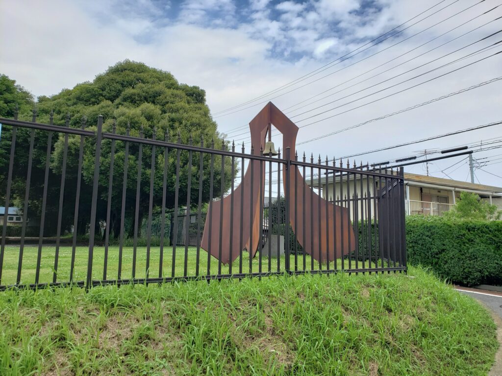 厚木高校にある鐘