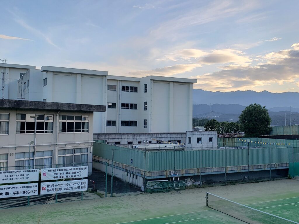 厚木北高校外観②