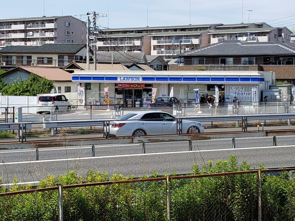向上高校近くのコンビニ