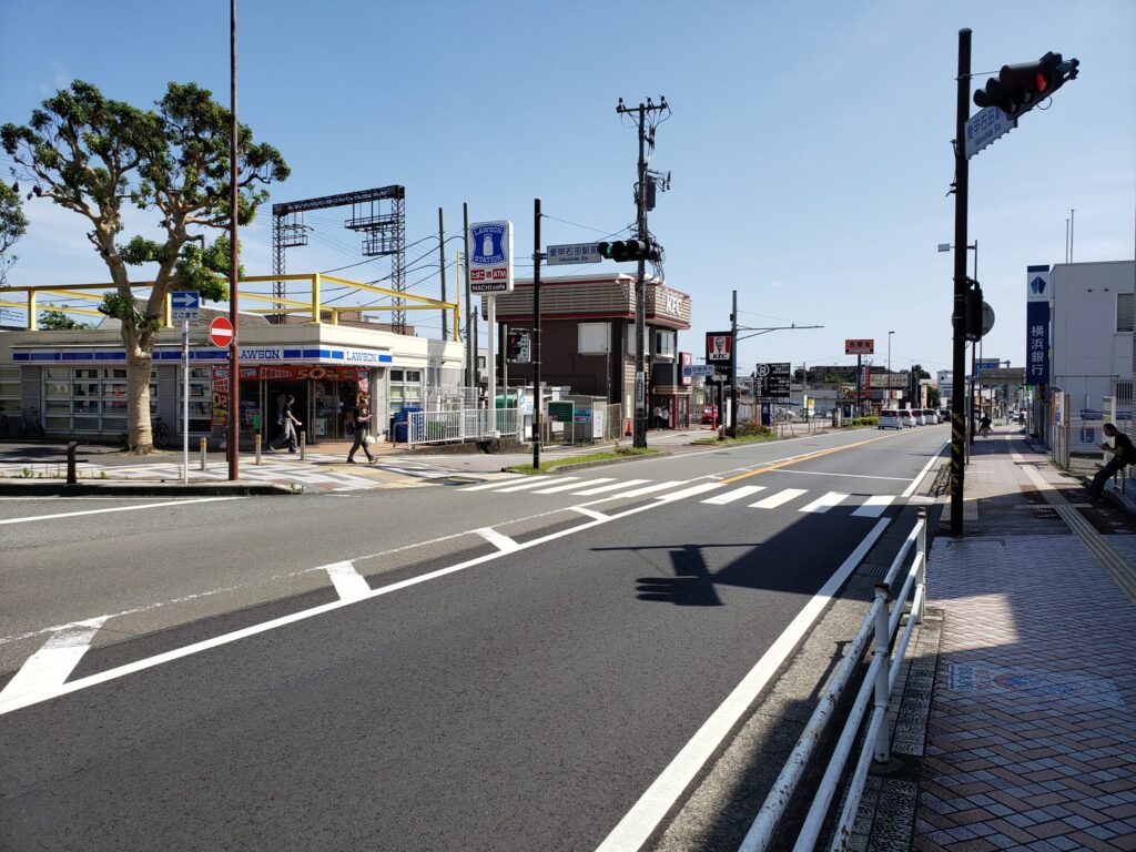 愛甲石田駅北口の通り①