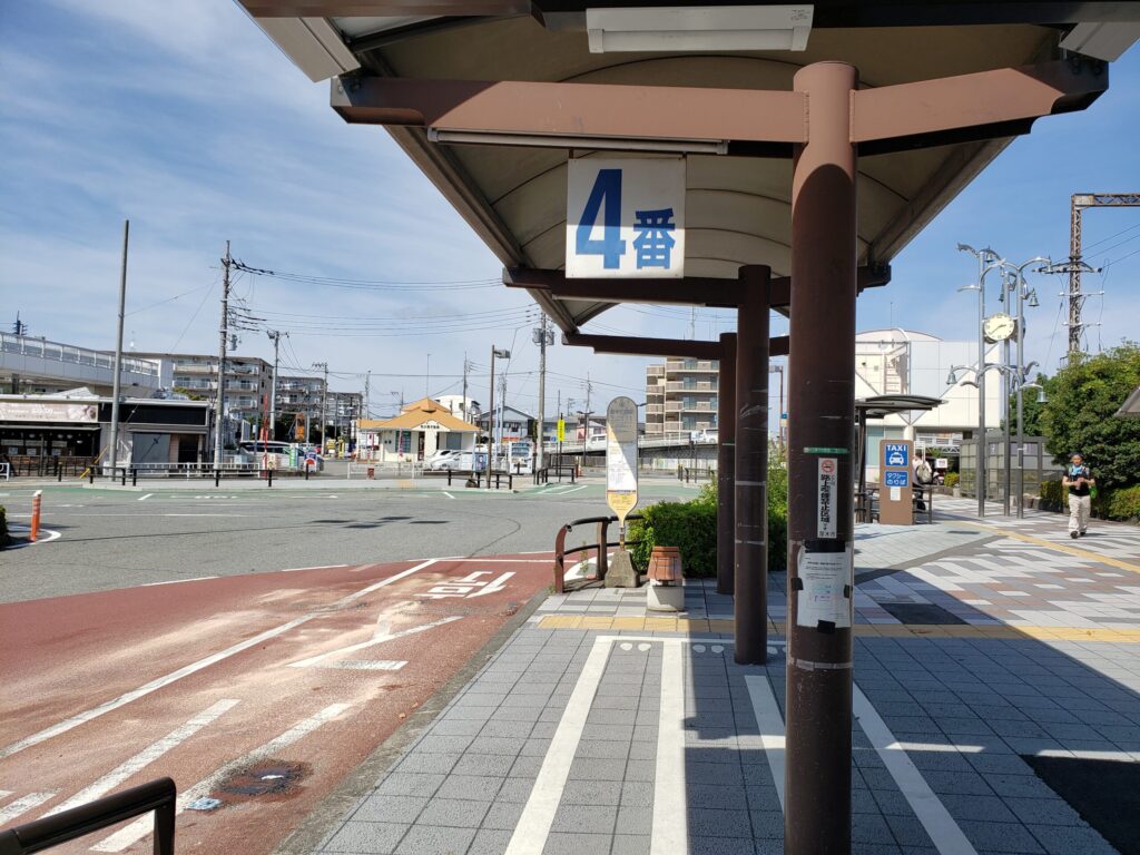 愛甲石田駅北口のバス乗り場