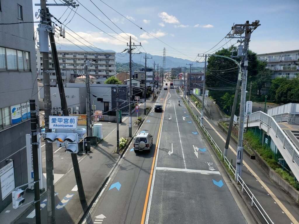 交差点先の通りのようす