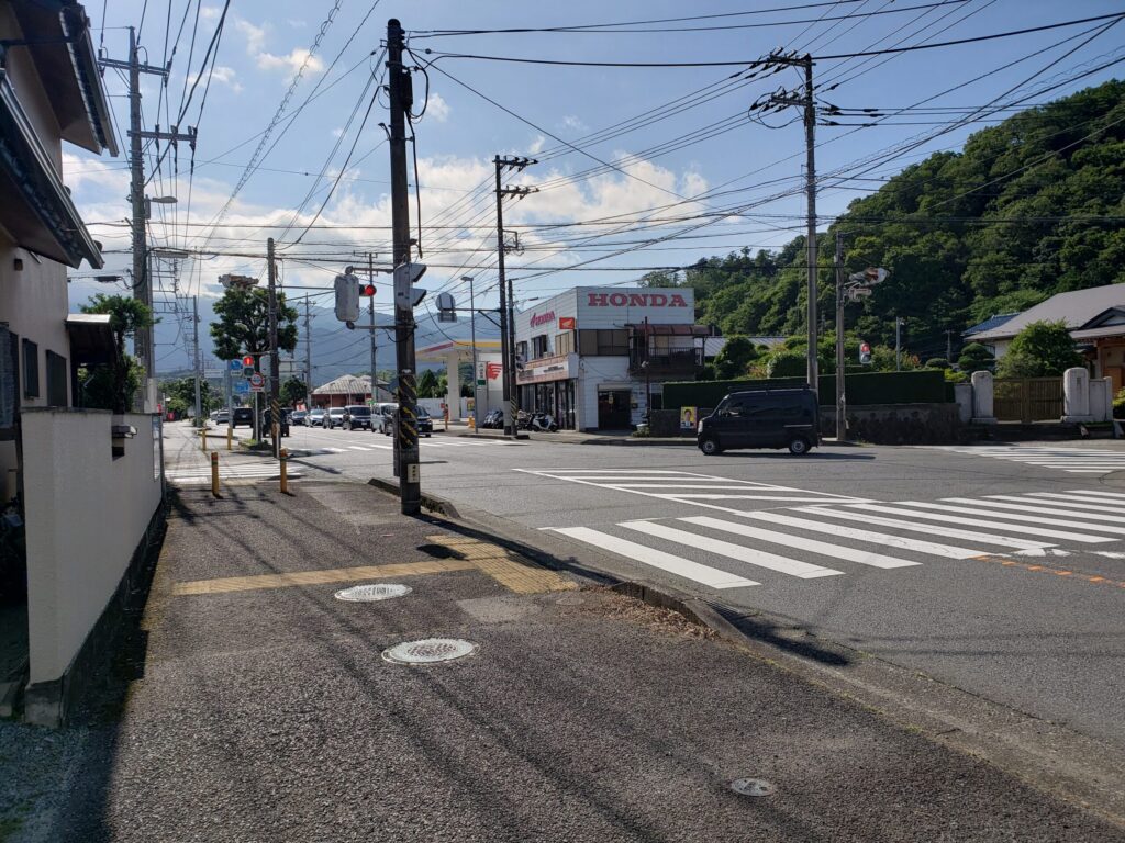 名もなき交差点