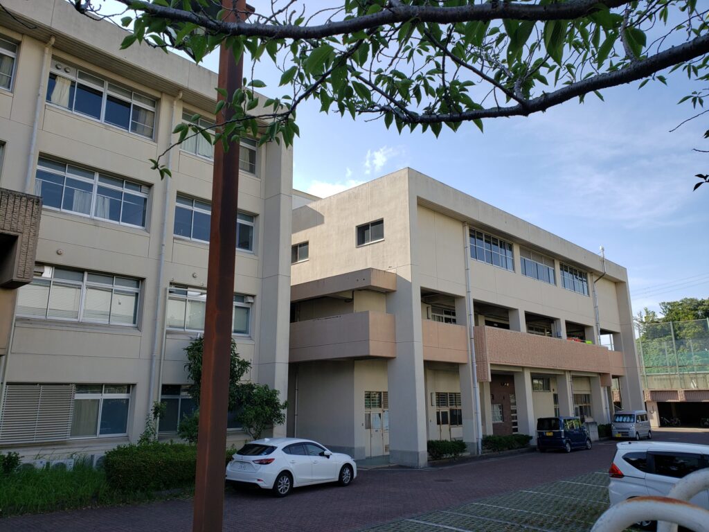 厚木西高校外観②
