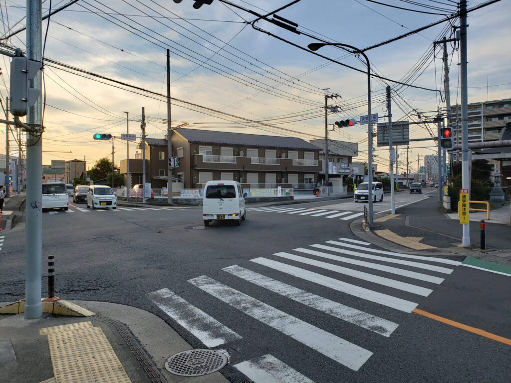 「荻野新宿」交差点