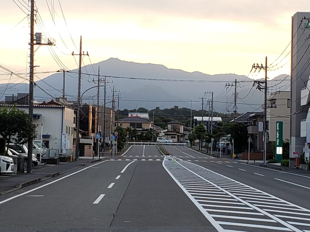 道中から見える山