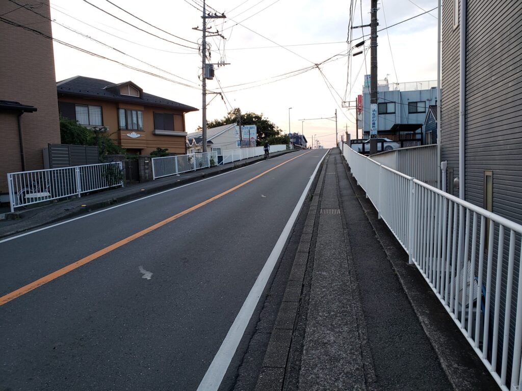 交差点の先の橋