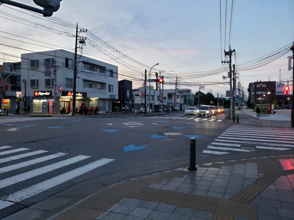「中央公園西側」交差点