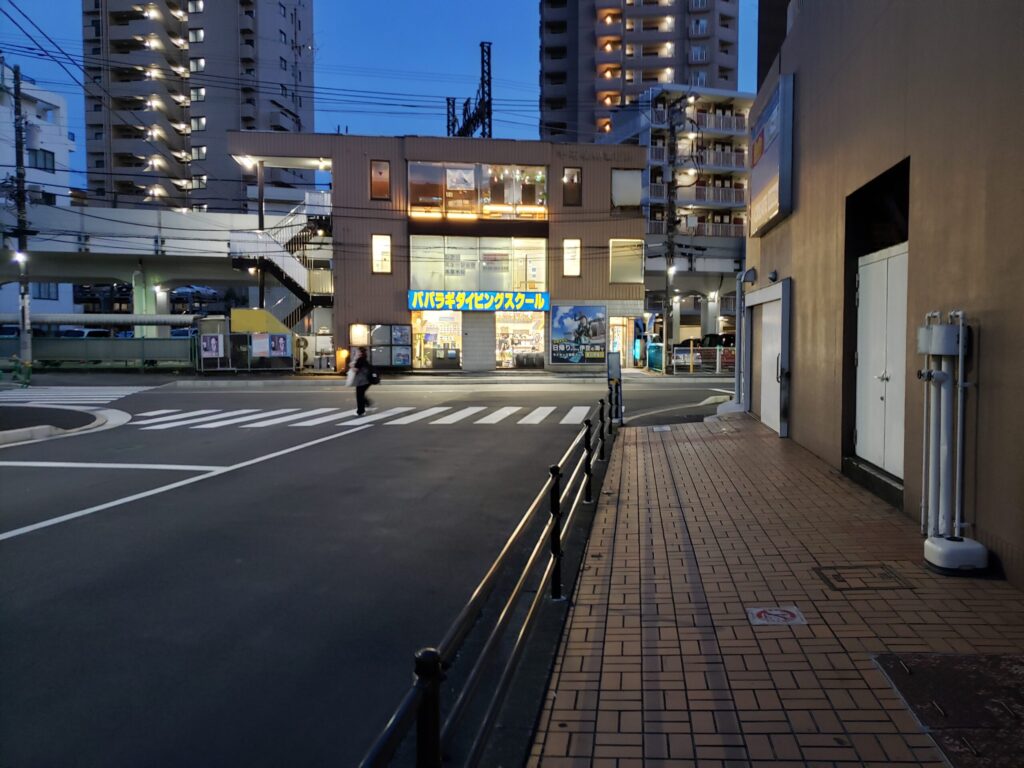 厚木バスセンター出口