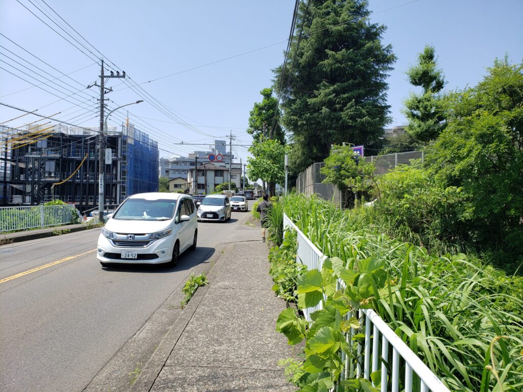 交差点先の登坂