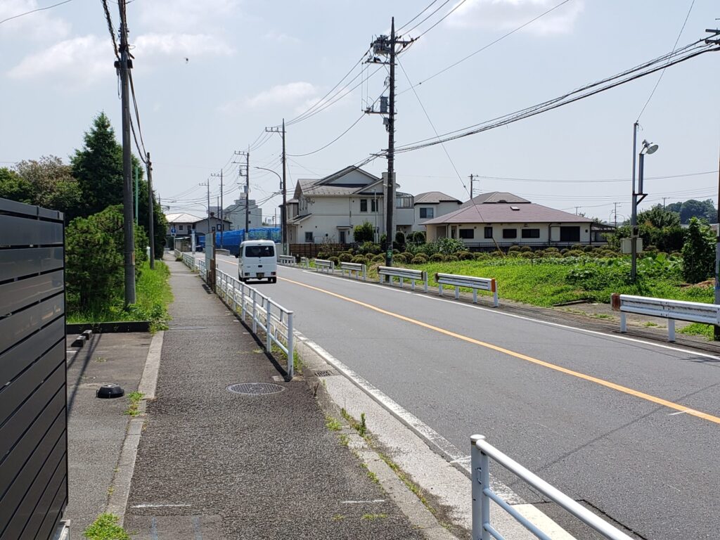 分かれ道の先の通り②