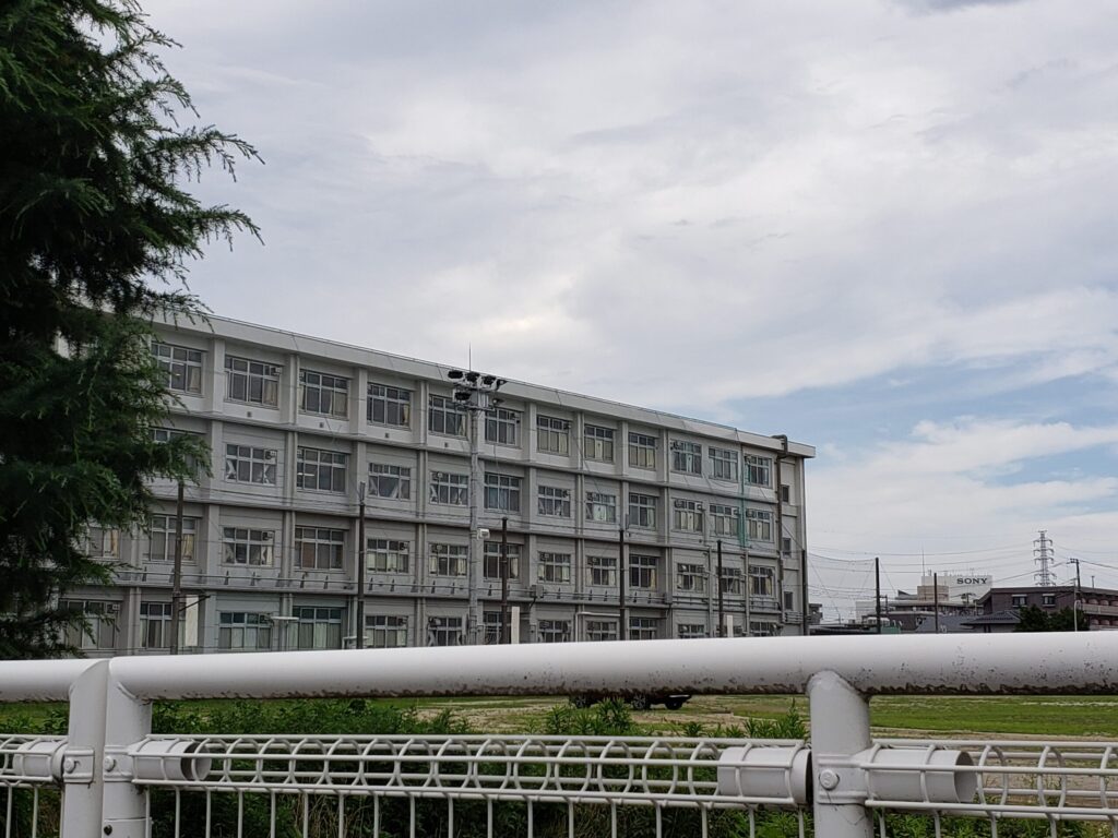 厚木清南高校外観③