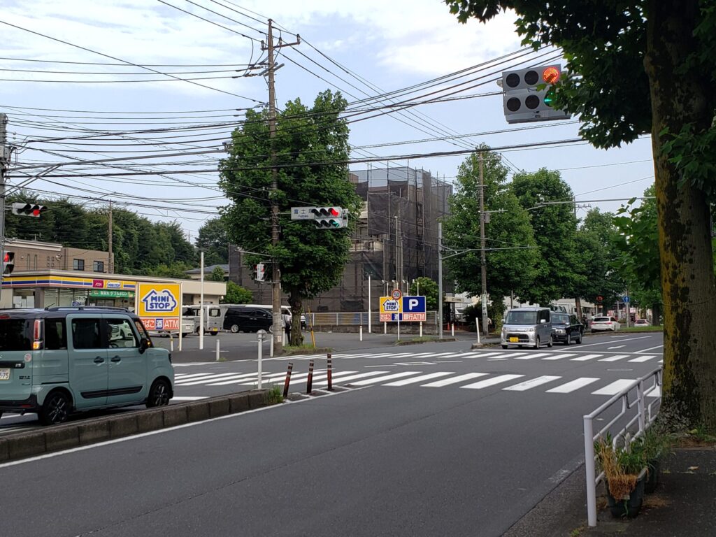 「富士塚」交差点