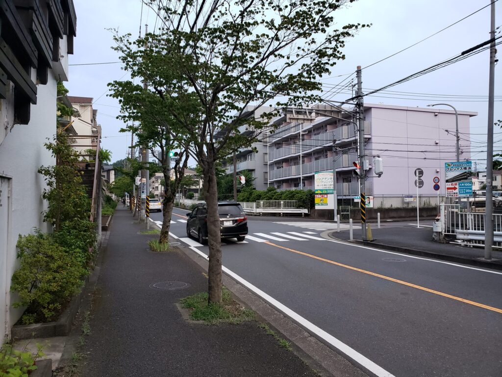 「満願寺」交差点