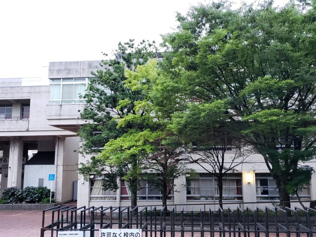 元石川高校のテニスコート①