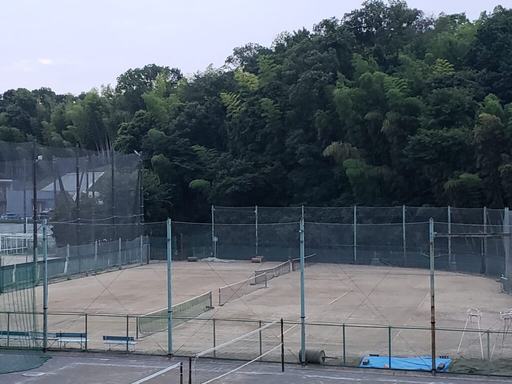 元石川高校のテニスコート②