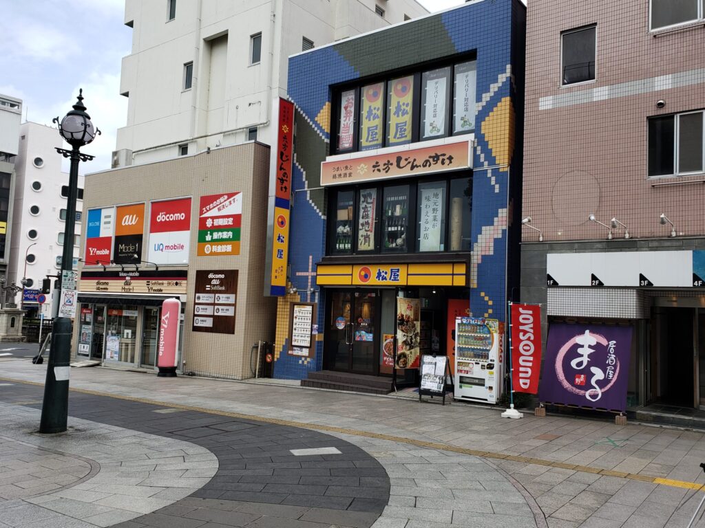 秦野駅北口のようす②