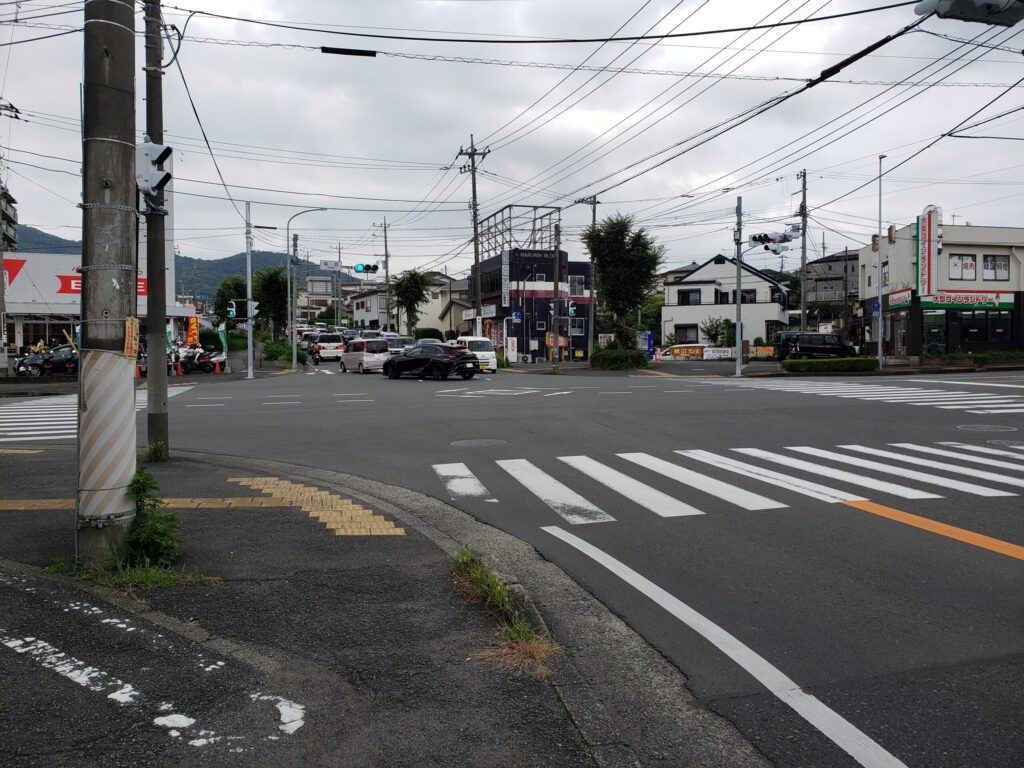 「落合」交差点