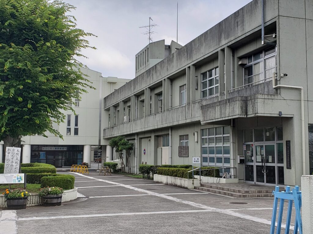 秦野曽屋高校外観②