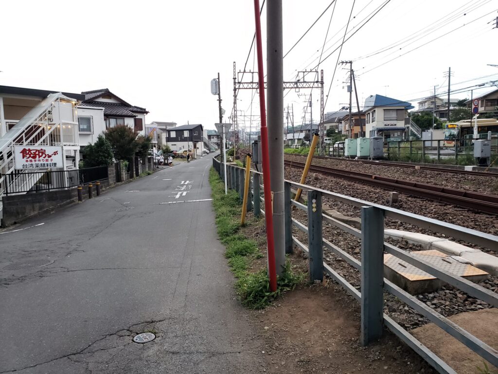 線路沿いの道①