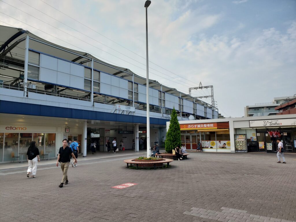 江田駅東口のようす②