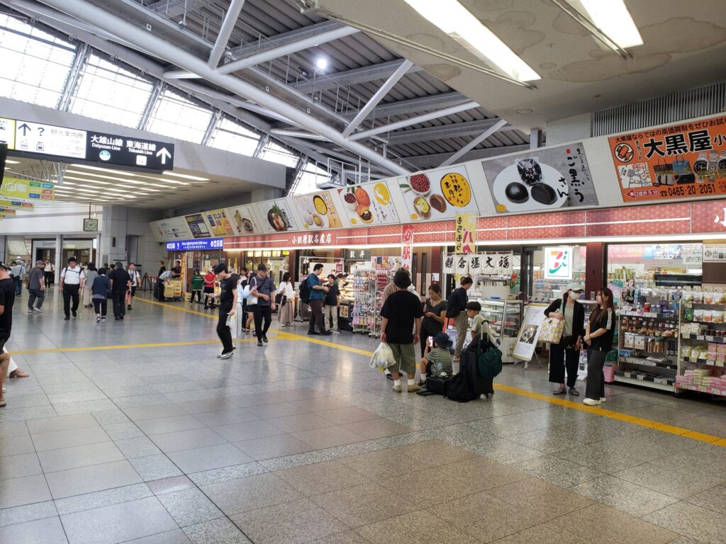 小田原駅改札前