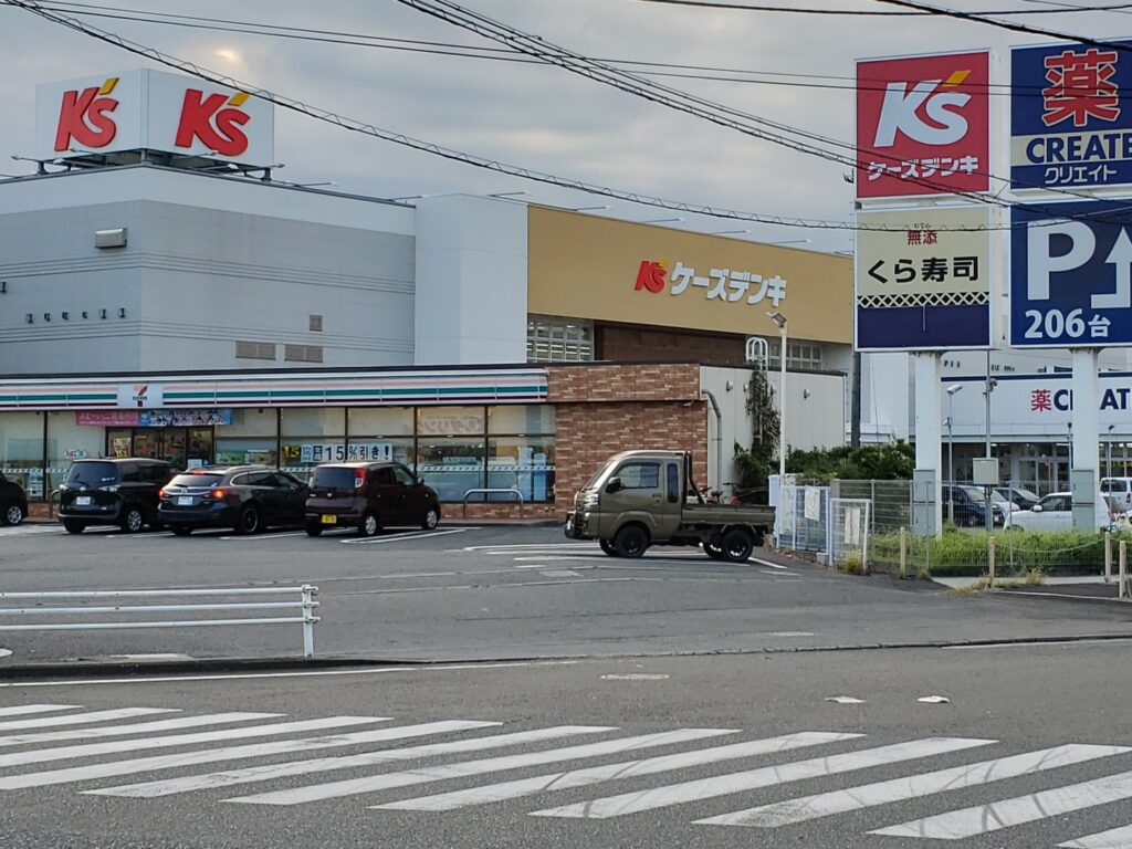 高校近くのコンビニ