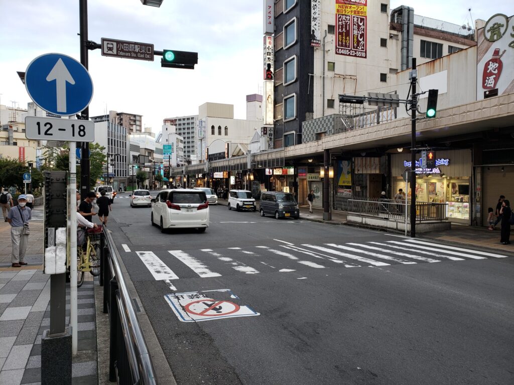 小田原駅東口近くの通り①