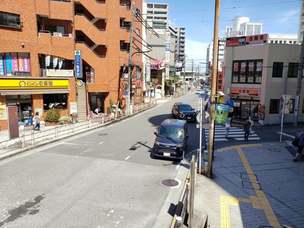 階段下の通り