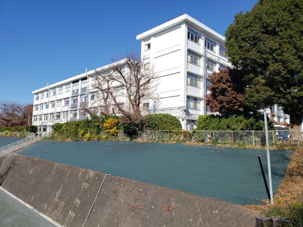 横浜瀬谷高校外観③