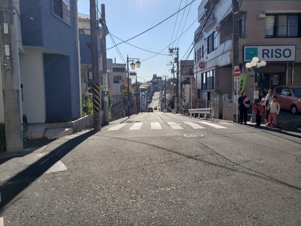 希望ケ丘高校近くの坂①