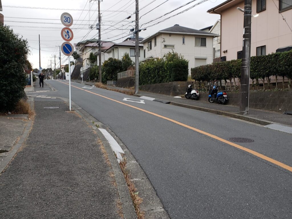 大船高校沿いの上り坂②