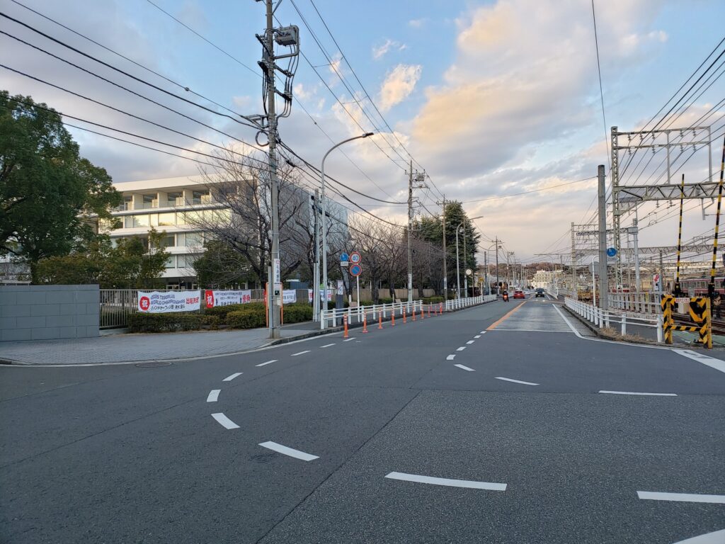 横浜市立大学近くの道